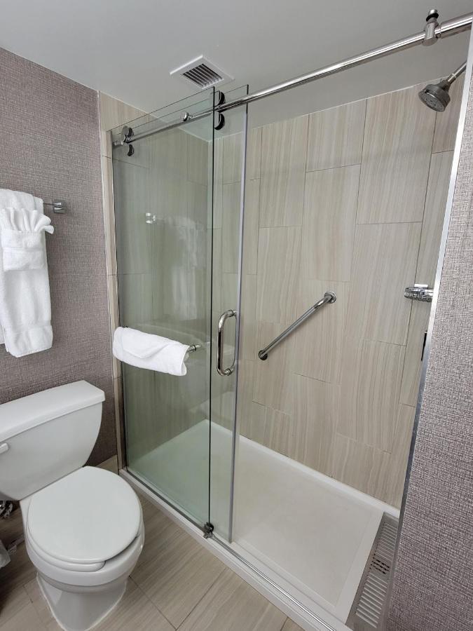 วินเกต บาย วินด์แฮม กรีนวิลล์ แอร์พอร์ต Hotel ภายนอก รูปภาพ
