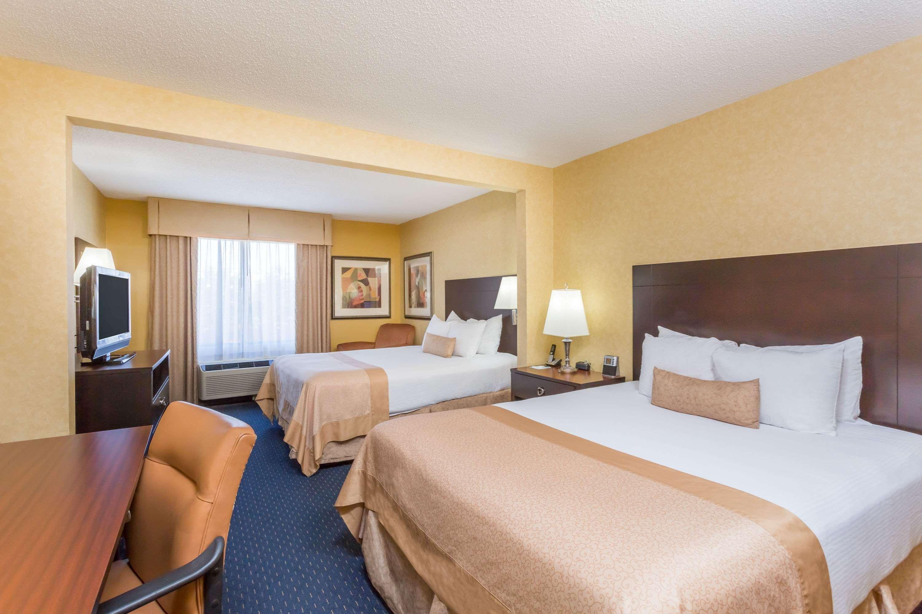 วินเกต บาย วินด์แฮม กรีนวิลล์ แอร์พอร์ต Hotel ภายนอก รูปภาพ
