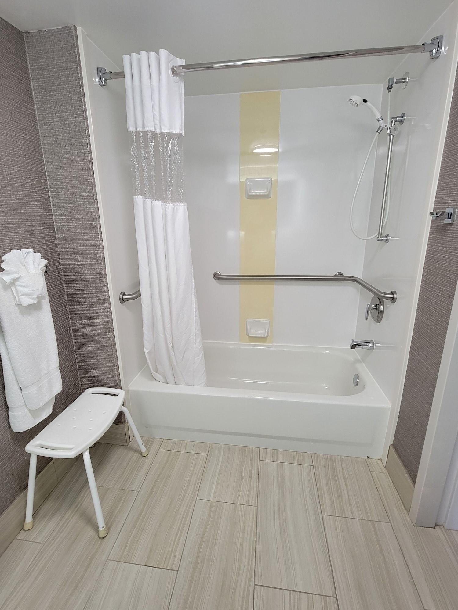 วินเกต บาย วินด์แฮม กรีนวิลล์ แอร์พอร์ต Hotel ภายนอก รูปภาพ